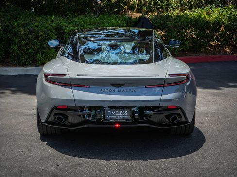 Used 2022 Aston Martin DB11 Coupe RWD image 6