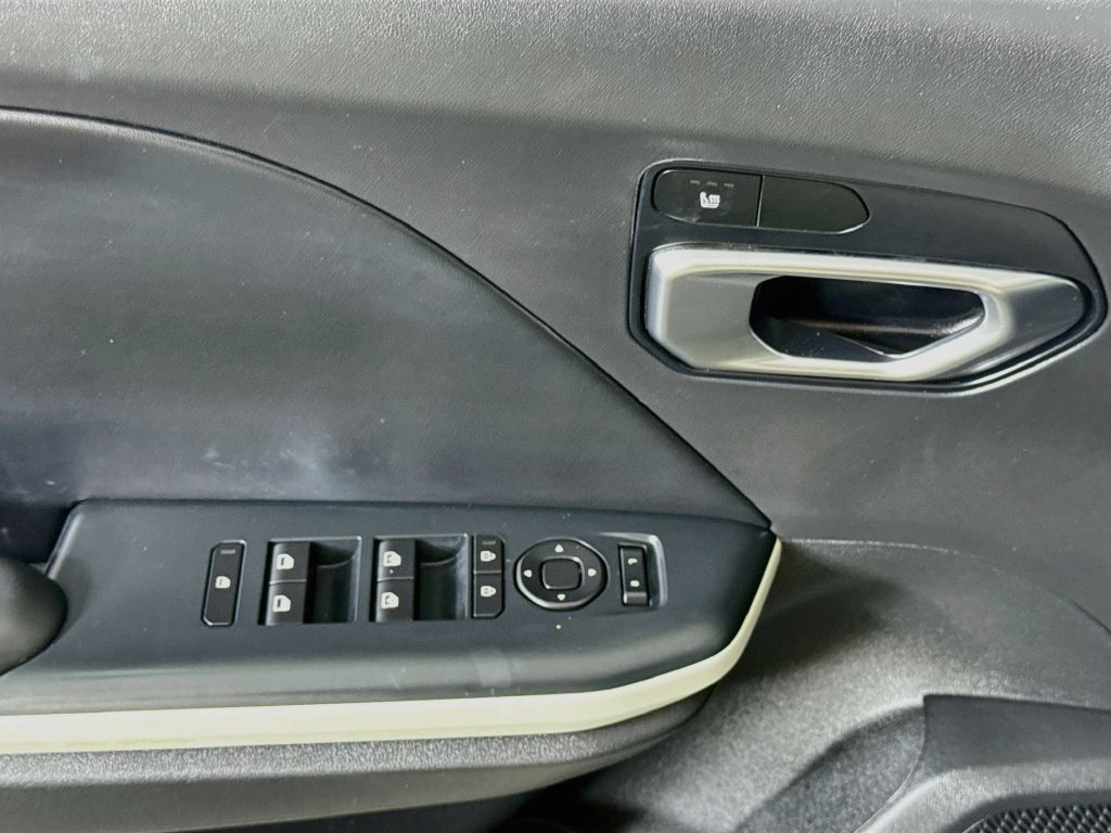 Used 2025 Kia K4 GT-Line w/ GT-Line Sunroof Package FWD image 23