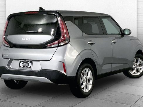 Used 2025 Kia Soul LX w/ LX Technology Package image 13