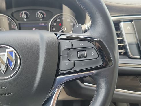 Used 2022 Buick Enclave Essence FWD image 21