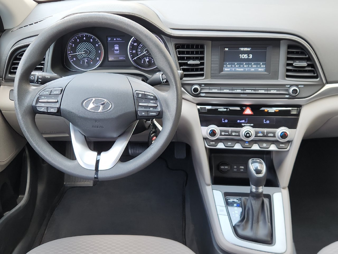 Used 2020 Hyundai Elantra SE FWD image 25