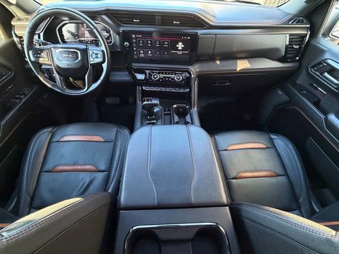 Used 2024 GMC Sierra 1500 AT4 w/ Technology Package AWD/4WD image 13