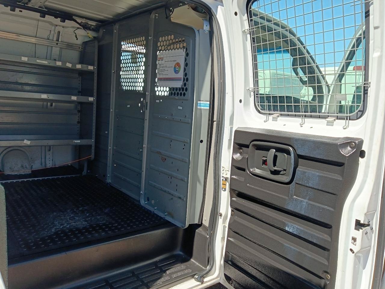 Used 2018 GMC Savana 2500 w/ Driver Convenience Package RWD image 18