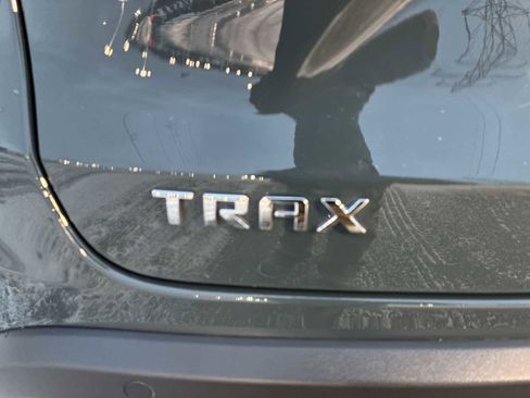 Used 2025 Chevrolet Trax LT w/ Driver Confidence Package image 31