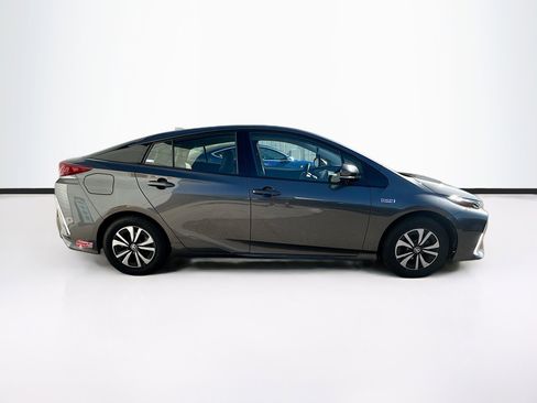 Used 2017 Toyota Prius Prime Premium image 10