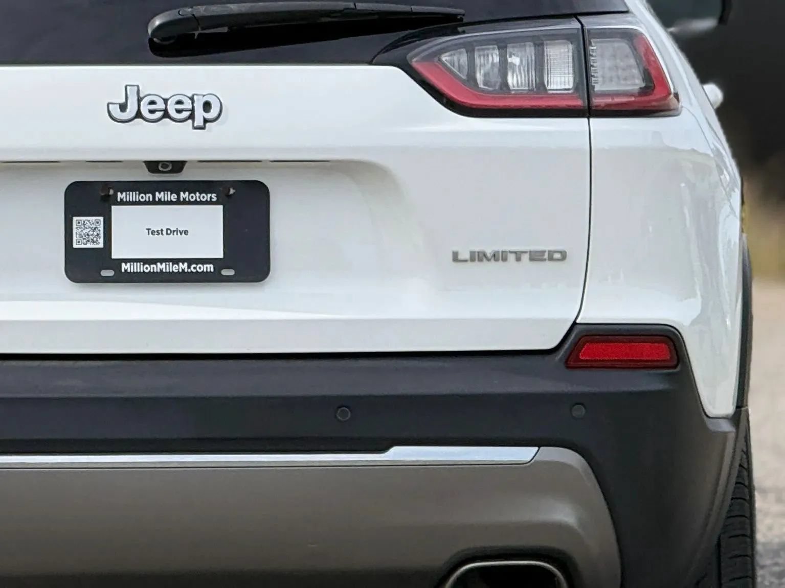 Used 2019 Jeep Cherokee Limited AWD/4WD image 14