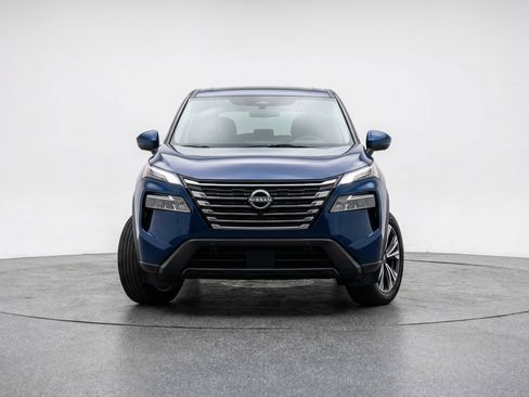 Used 2025 Nissan Rogue SV FWD image 2