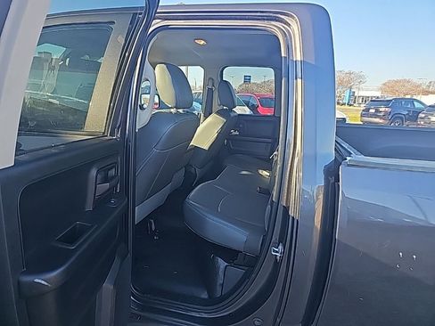 Used 2018 RAM 1500 Tradesman image 24