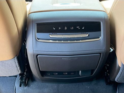 New 2026 Cadillac Escalade ESV Luxury w/ LPO, Radiant Package AWD/4WD image 32