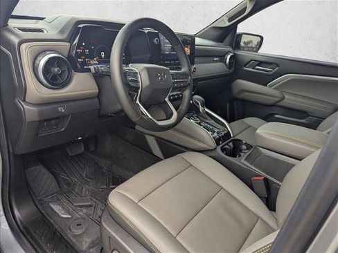 Used 2025 Chevrolet Colorado ZR2 w/ Technology Package image 9