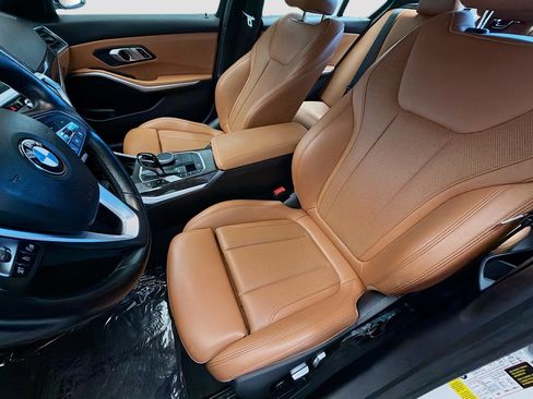 Used 2022 BMW 330i Sedan w/ Driving Assistance Package RWD image 11