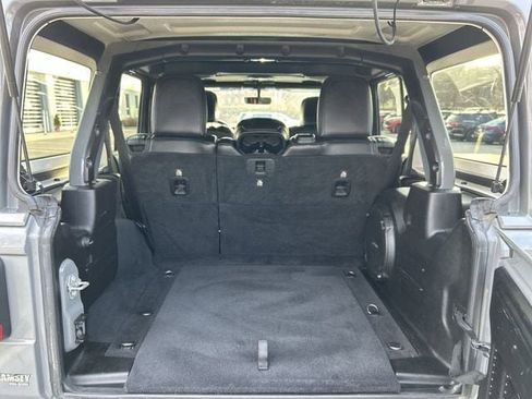 Used 2018 Jeep Wrangler Unlimited Sahara image 26