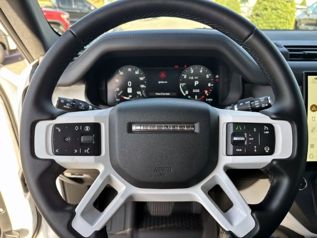 Used 2026 Land Rover Defender 110 X-Dynamic SE AWD/4WD image 25