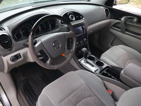 Used 2016 Buick Enclave Convenience FWD image 4