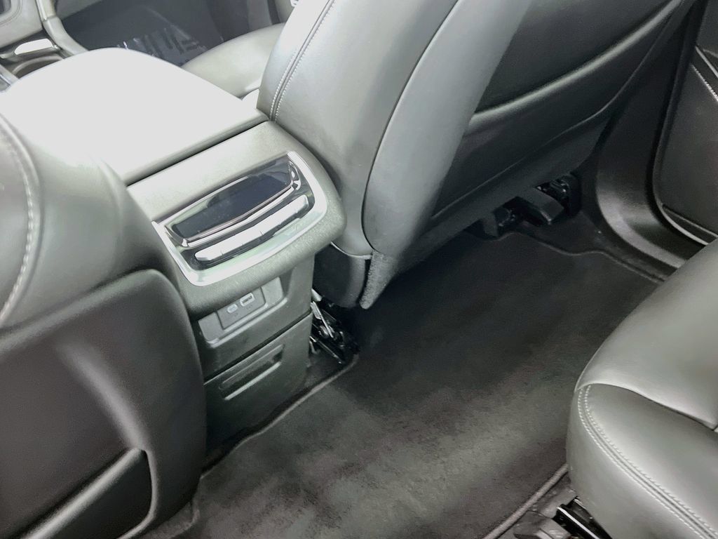 Used 2024 Cadillac XT6 Sport w/ LPO, Onyx Lite Package AWD/4WD image 26