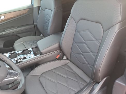 New 2026 Volkswagen Atlas SE image 16