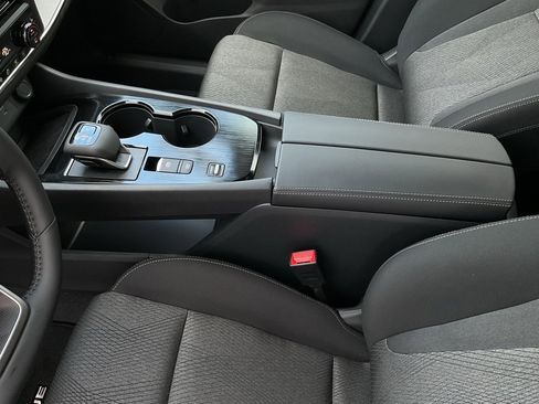 New 2026 Nissan Rogue SV image 31