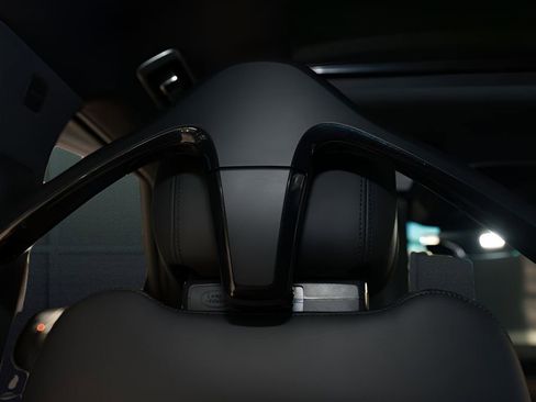 Used 2023 Land Rover Range Rover Sport SE Dynamic image 31