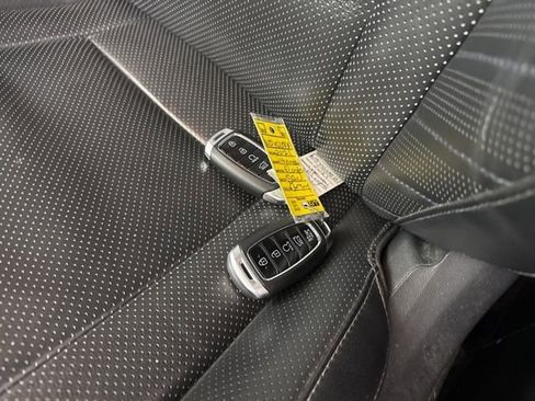 Used 2021 Hyundai Elantra Limited FWD image 28