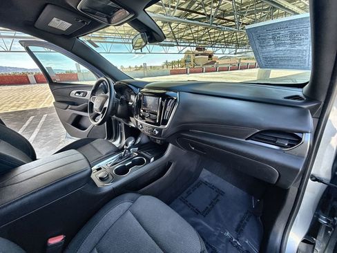 Used 2023 Chevrolet Traverse LT image 20