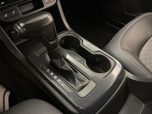 Used 2017 Chevrolet Colorado Z71 AWD/4WD image 10