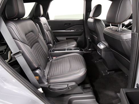 Used 2024 Nissan Pathfinder Rock Creek AWD/4WD image 17