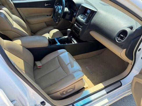 Used 2011 Nissan Maxima 3.5 SV w/ Cold Pkg FWD image 14