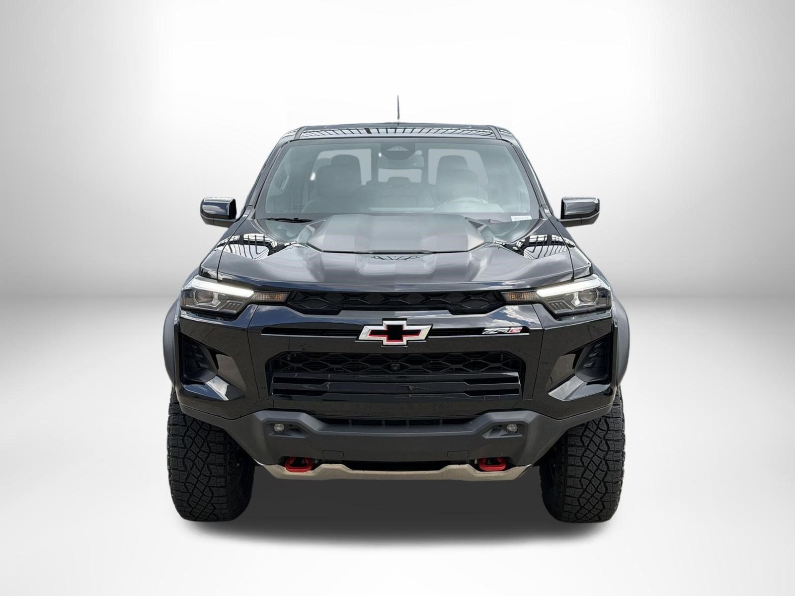 Used 2026 Chevrolet Colorado ZR2 w/ Technology Package AWD/4WD image 8