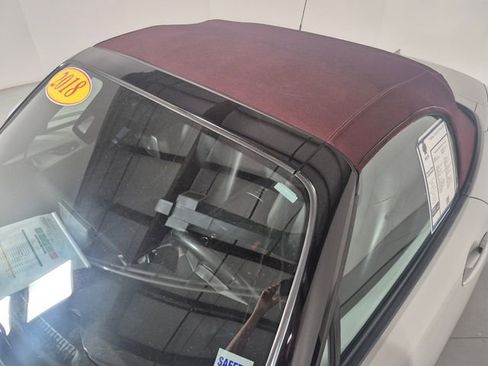 Used 2018 MAZDA MX-5 Miata Grand Touring RWD image 9