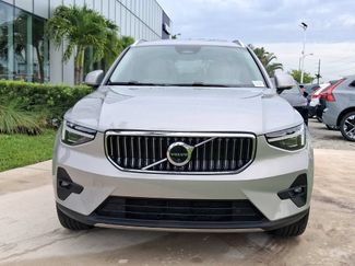 Used 2024 Volvo XC40 B5 Plus AWD/4WD video 2