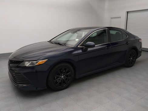Used 2020 Toyota Camry LE image 2