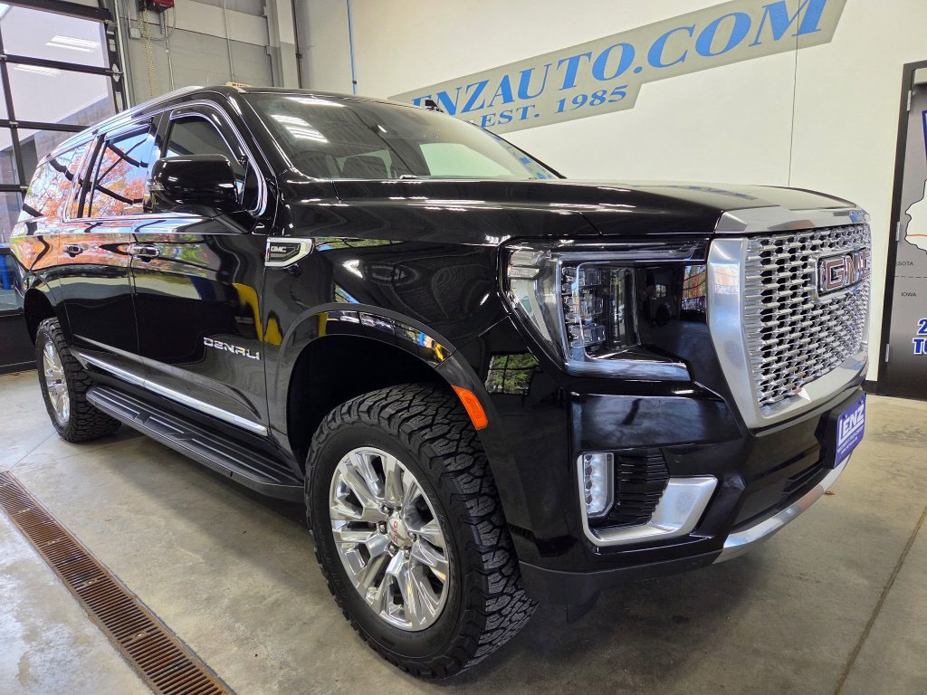 Used 2022 GMC Yukon XL Denali AWD/4WD image 3