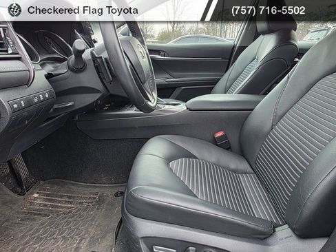 Used 2023 Toyota Camry SE w/ Cold Weather Package image 8