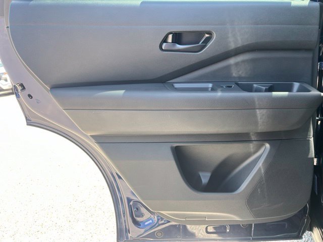 Used 2025 Nissan Pathfinder SV FWD image 24