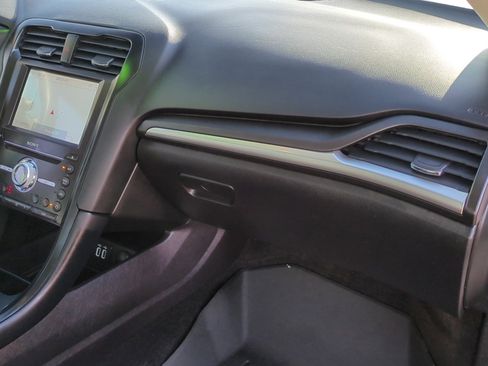 Used 2020 Ford Fusion Titanium image 33