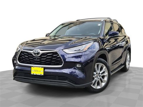 Used 2021 Toyota Highlander Limited image 1