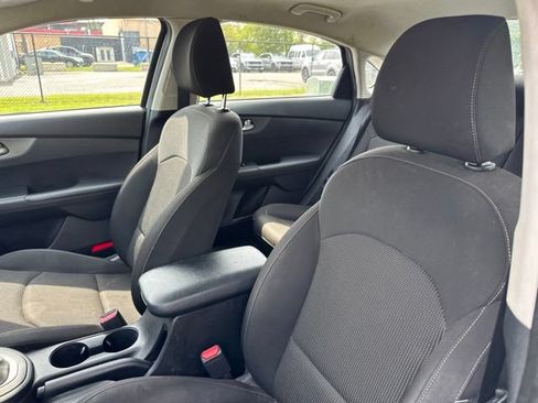 Used 2021 Kia Forte LXS FWD image 8