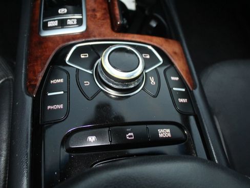Used 2015 Kia K900 Luxury w/ VIP Package (Discontinued) RWD image 17
