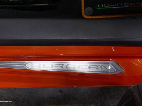 Used 2021 Lamborghini Huracan EVO image 39