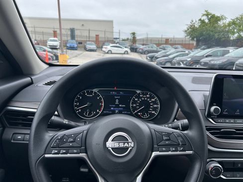 Used 2026 Nissan Altima 2.5 SV FWD image 28