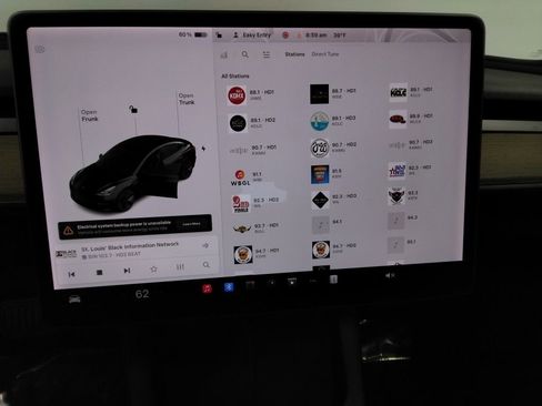 Used 2021 Tesla Model 3 Standard Range Plus image 17