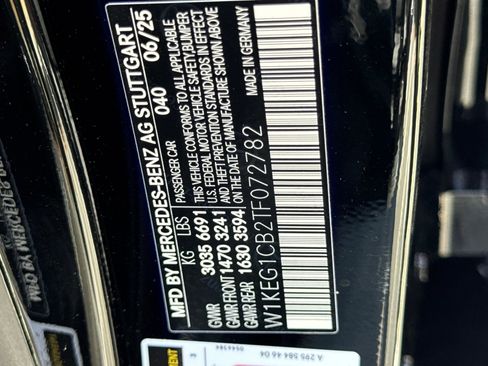 New 2026 Mercedes-Benz EQE 320 4MATIC Sedan image 18