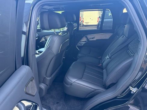 Certified 2024 Land Rover Range Rover SV AWD/4WD image 17