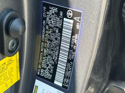 Used 2019 Toyota C-HR LE FWD image 31
