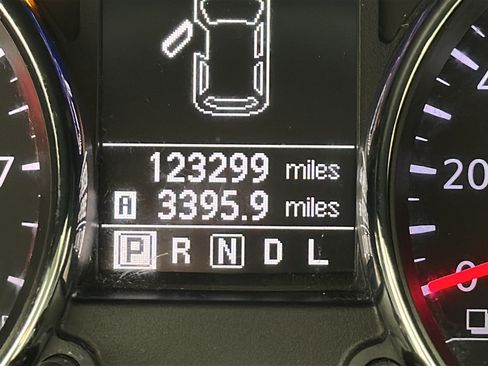 Used 2014 Nissan Rogue S AWD/4WD image 15
