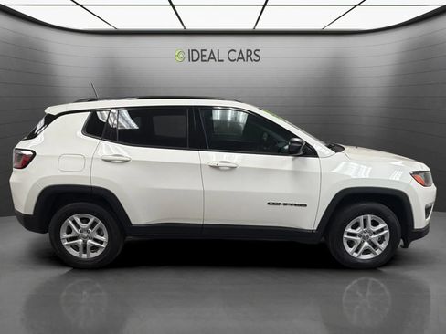 Used 2018 Jeep Compass Sport w/ Tech Group FWD image 4