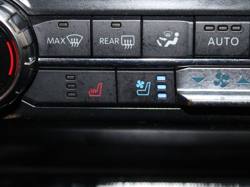 Used 2022 Ford F150 Lariat w/ FX4 Off-Road Package AWD/4WD image 42