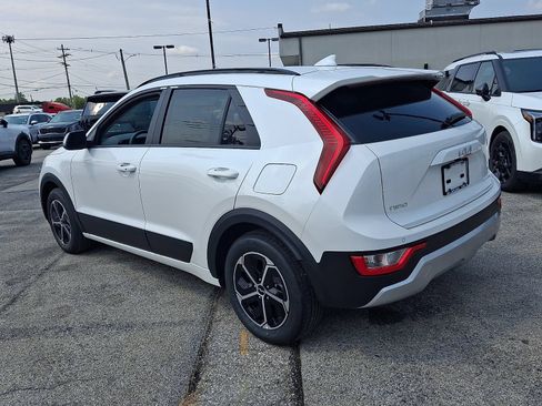 New 2026 Kia Niro EX FWD image 4