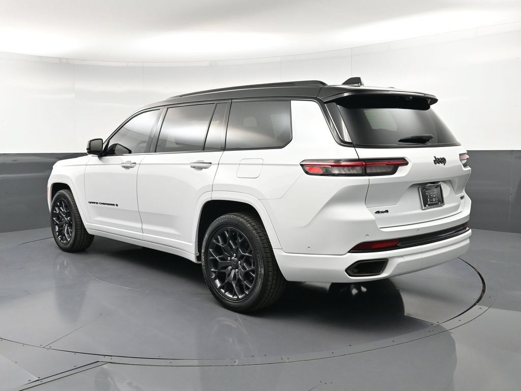 Used 2025 Jeep Grand Cherokee L Summit AWD/4WD image 3