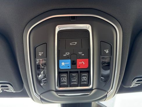 New 2026 Jeep Grand Wagoneer 4WD image 14
